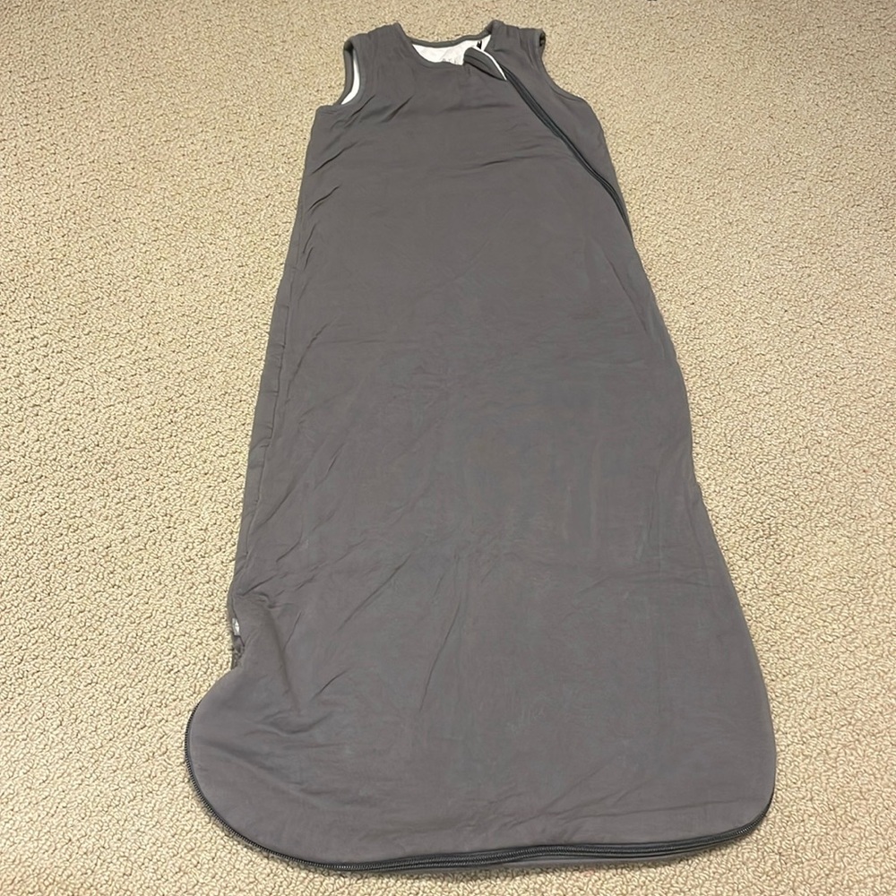 Kyte Baby bamboo sleep bag in charcoal 1.0, M